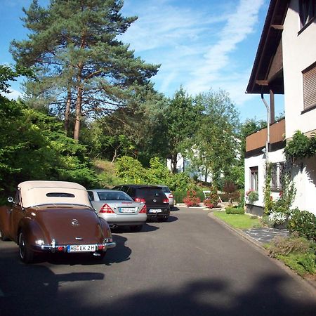 Gastehaus-Weingut Loersch Hotel Leiwen Exterior photo